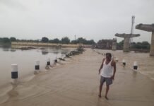 सीसवाली की खाड़ी नदी की पुलिया डूबी आवागमन बन्द