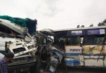 खानपुर कस्बे में तेज रफ्तार डंपर और रोडवेज बस की आमने-सामने भिड़ंत में एक बालिका की मौत, कुल 47 लोग घायल